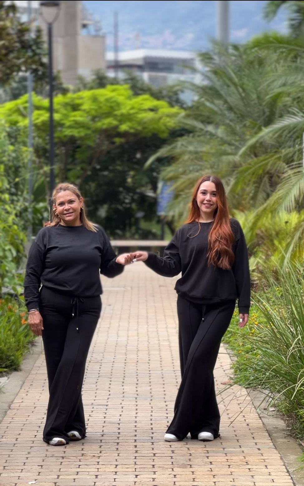 PANTALÓN BOTA ANCHA